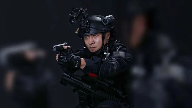 飞天小女小警游戏打怪_飞天小女小警z游戏_飞天小女小警游戏破解版