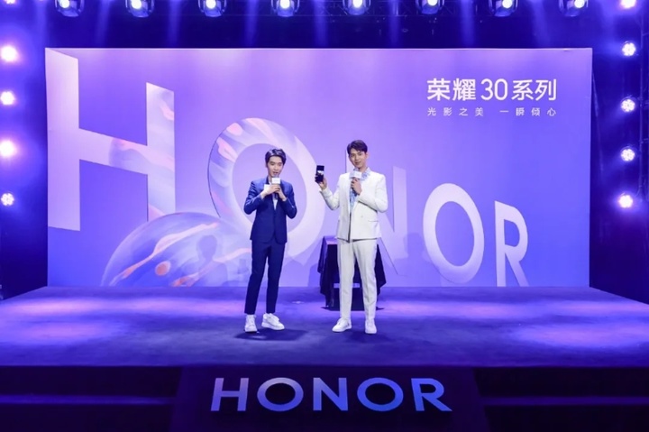 cf新奥摩和旧奥摩区别_cf奥摩怎么样_奥摩之志名片