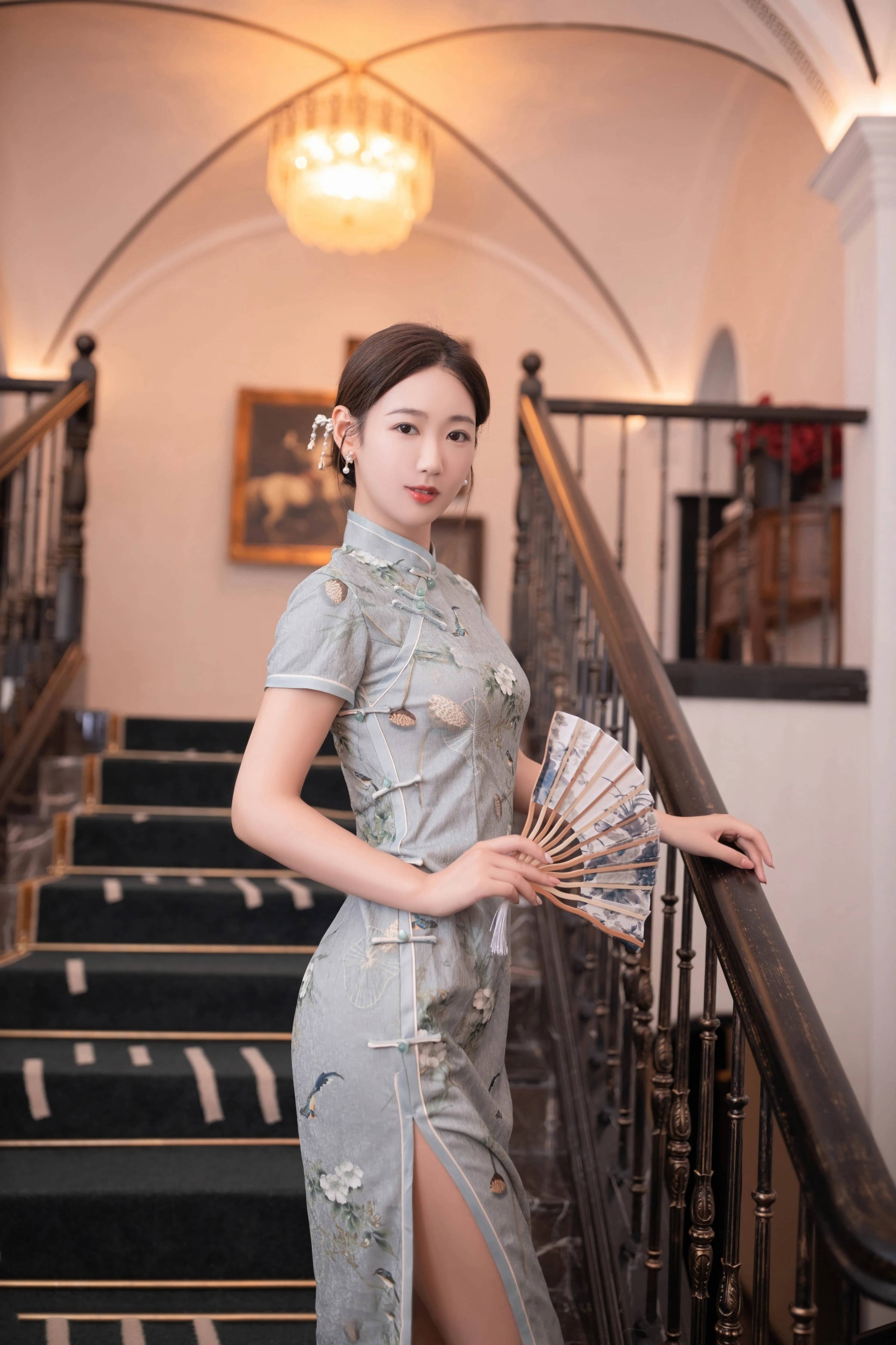 束缚旗袍美女胶衣视频_束缚旗袍美女胶衣图片_胶衣旗袍束缚美女