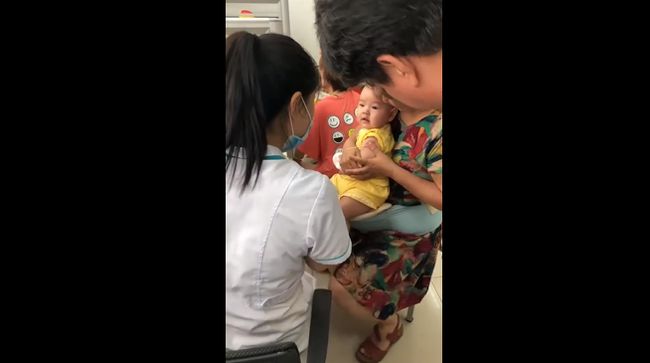 小朋友怕打针_怕打针的小娃娃_娃娃怕打针小妙招