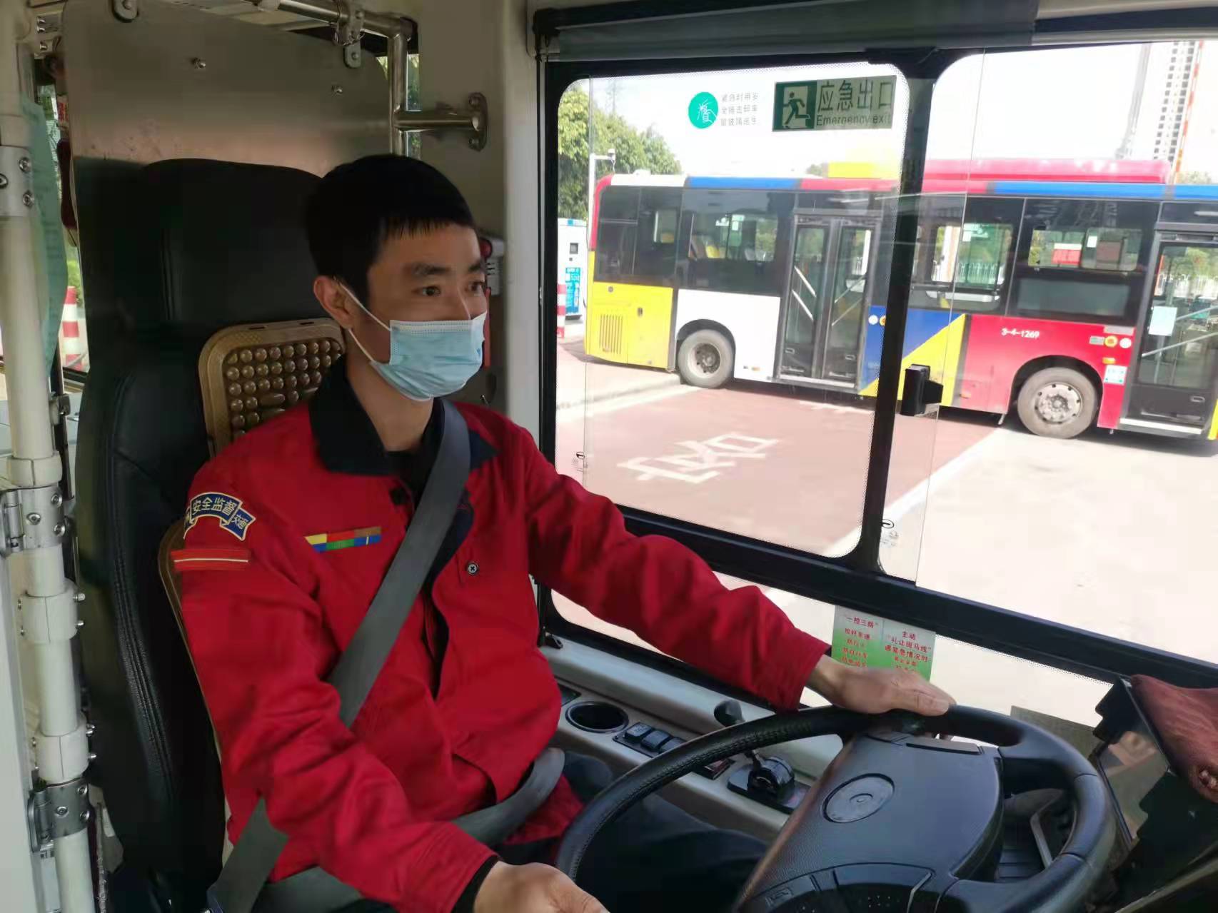 丢东西查到监控后怎么办_丢东西了看路上监控找哪里_丢了东西监控拍到了