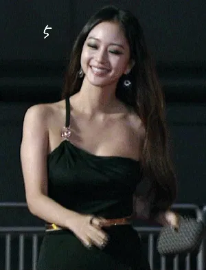 美女被揉胸咬胸动漫-探讨人与人情感关系的动漫作品美女被揉胸咬胸引发观众共鸣