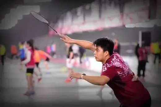 打羽毛球游戏_羽毛球打游戏怎么打_羽毛球打游戏技巧