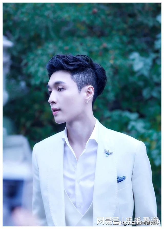 动漫马甲线壁纸_动漫马甲线怎么画_动漫马甲线图片