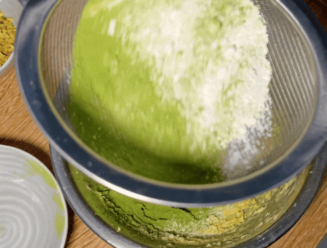 面粉蛋糕的做法_做蛋糕面粉的比例_面粉蛋糕比例做法大全