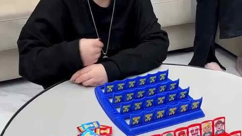 猜游戏_猜猜我是谁游戏_猜游戏大全集