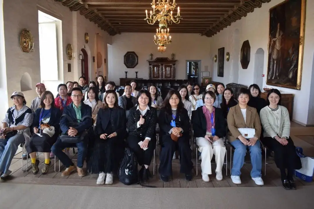 足够长的水平传送带以恒定速度_足够长的水平传送带_水平传送带长为l=11.5