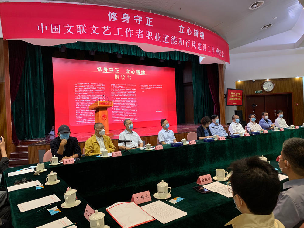 裸身美女动漫被虐图片_动漫女美女被虐到哭_动漫美女被虐图片裸身