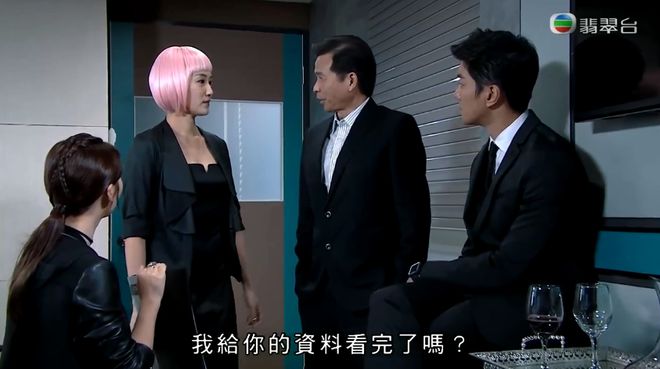 变身的狗狗_tvb动画 3个人可以变身 给知道就变狗_一只狗会变身的动画片