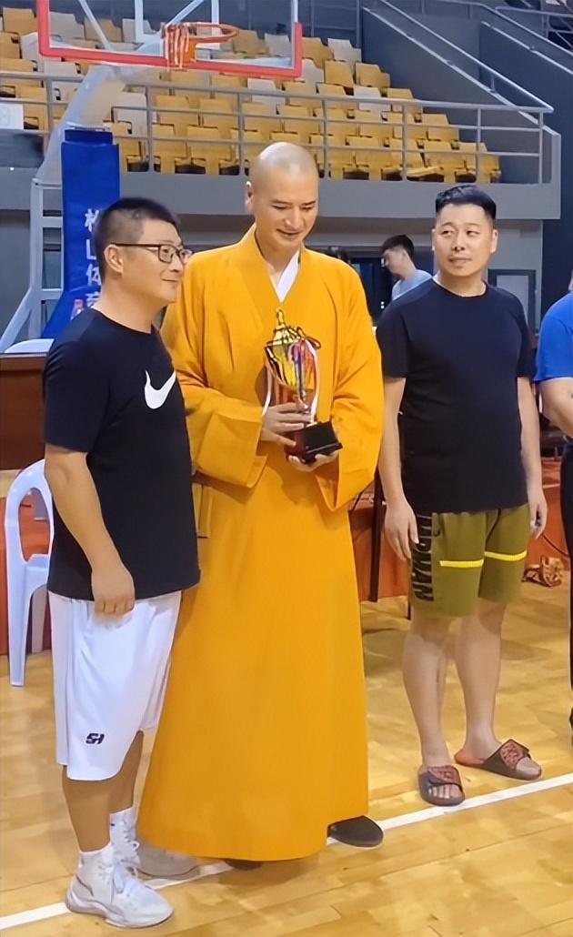 少林篮球之和尚也疯狂_和尚篮球_少林足球和尚
