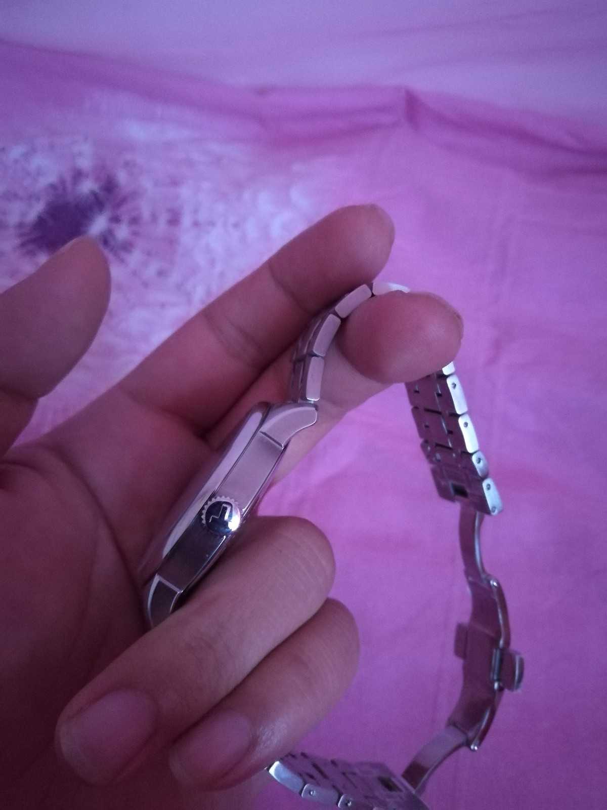 天梭是自动上弦的吗_天梭全自动机械表不带的情况下要怎么样_天梭全自动机械腕表