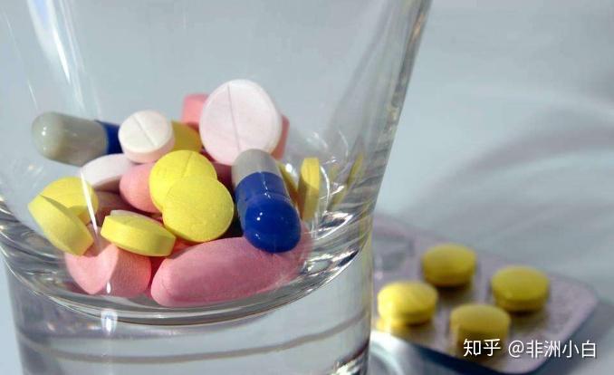 强力松药副作用_强力松药片长什么样_强力松是小白粒药吗?