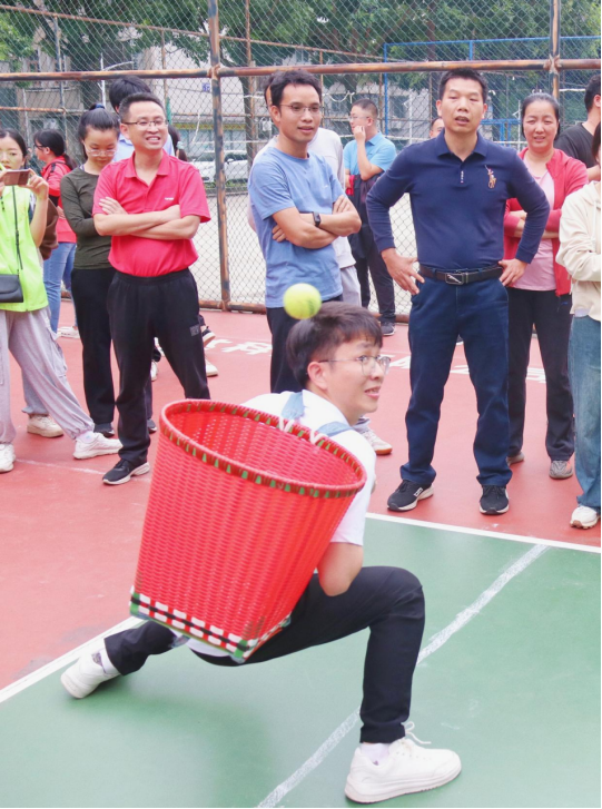 至踢毽子运动员加油稿_踢毽球运动员加油稿_踢毽子运动会加油稿大全